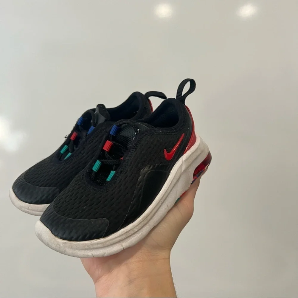 Nike Toddler Air Max Motion Sneakers